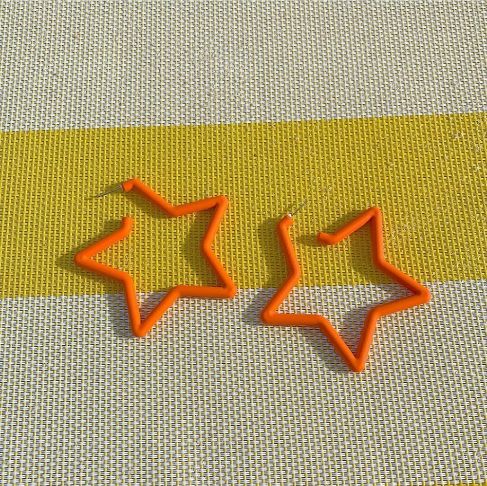 Fashion orange. acrylic star earrings ✨